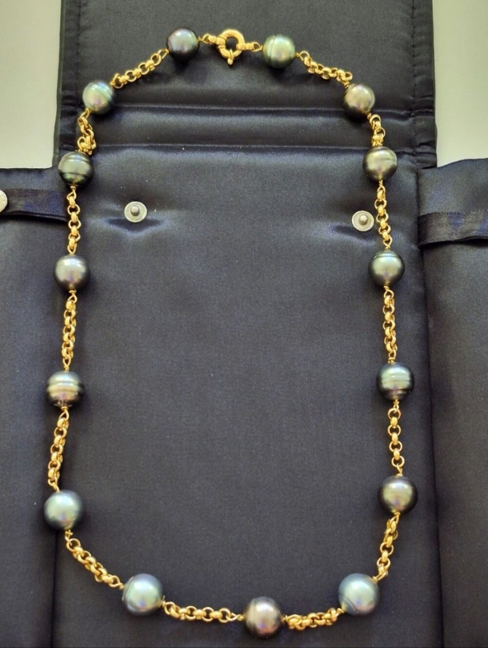 18kt Gold 66.8g Black Pearl Station Necklace